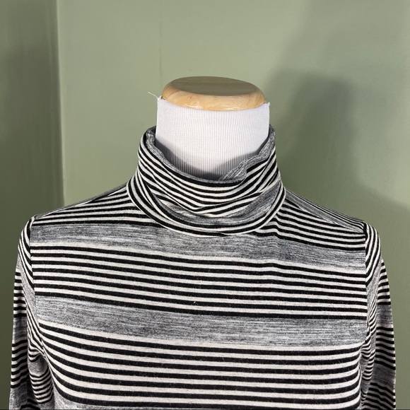 M SO turtleneck - Picture 2 of 7